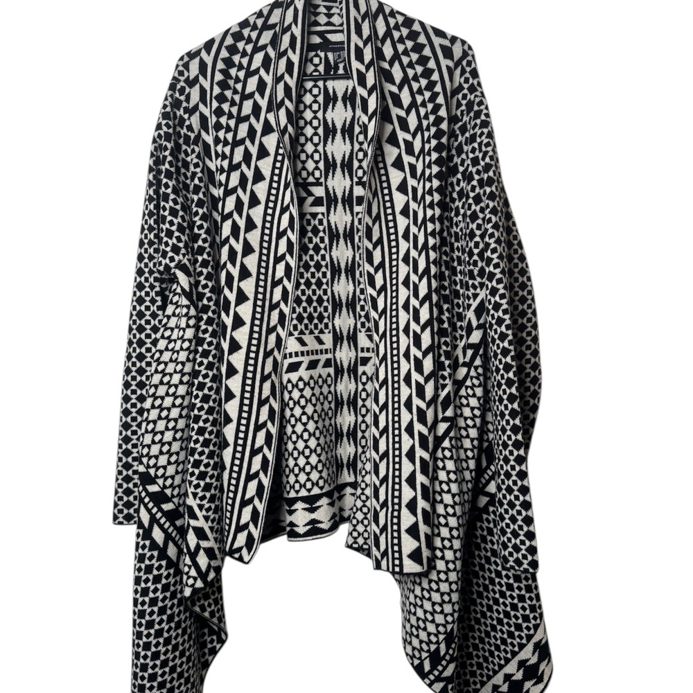 Atmosphere Black and White Patterned Poncho
